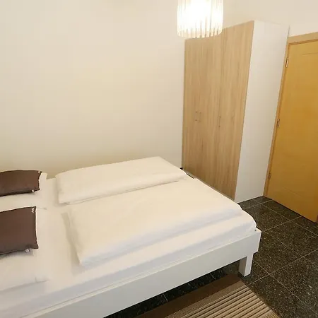 Vendégház Street And 3*