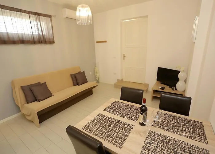 Street And بيت ضيافة